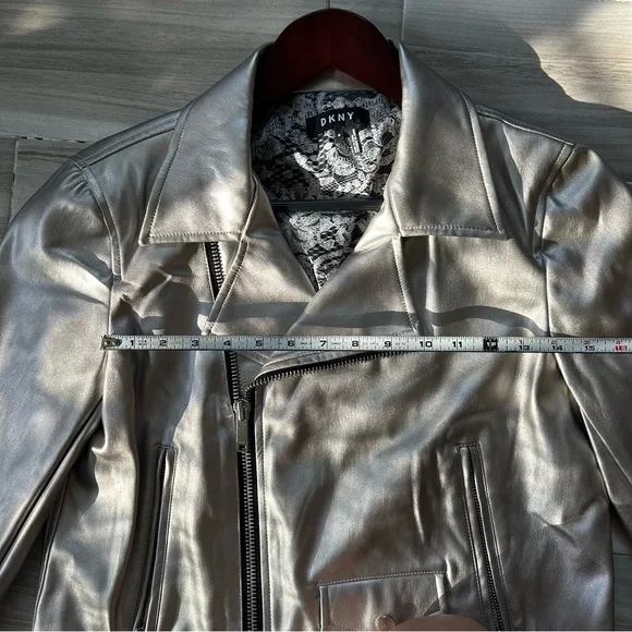 DKNY Metallic Silver Faux Leather Moto Jacket Size Medium - Picture 8 of 11